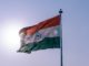 Die indische Flagge weht im Wind